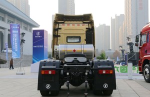รถบรรทุกหัวลาก Shacman X3000 6x4 สำหรับงานหนัก เครื่องยนต์ดีเซล 490 แรงม้า สำหรับการขนส่งโลจิสติกส์ ประหยัดน้ำมัน - Product Image 3