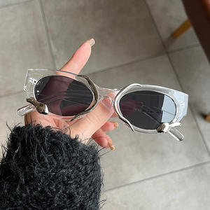 แว่นกันแดด Qianai ลายงู รุ่น UV400 Type 3 แฟชั่นผู้หญิง สไตล์เรโทร Y2K กรอบใส เลนส์ PC - Product Image 2