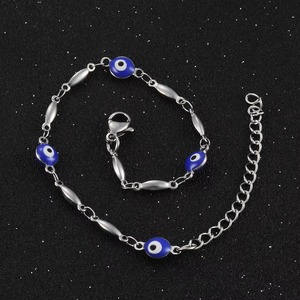 Bracelet pour femme en acier inoxydable avec maillons et chaîne de main, avec rallonge de 3 mm - Product Image 1
