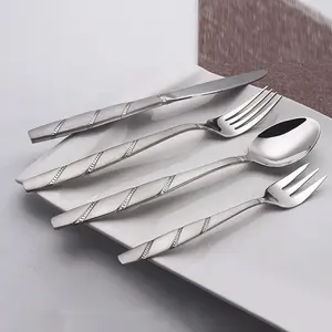 24 pièces ensemble de luxe en acier inoxydable couteau cuillère fourchette couverts de table couverts en 18/0 argent brillant avec boîte-cadeau