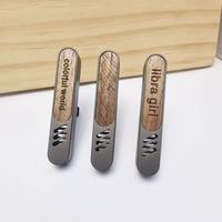 Diffuseur de parfum pour voiture en métal, clip de ventilation, logo gravé au laser personnalisé, huile essentielle, désodorisant, évaporation naturelle, sans électricité, portable