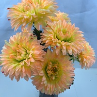 Couronne décorative murale en pétales de dahlia, fourniture d'usine, pièces de pétales en stock pour décoration intérieure spéciale