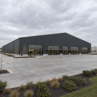 Centre de loisirs commercial durable en structure acier, entrepôt de vente au détail moderne en métal résistant aux intempéries, bureau et atelier