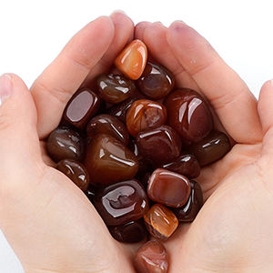 Cristal de guérison roulant de style Feng Shui en pierre polie <span class=keywords><strong>cornaline</strong></span> rouge pour poisson pour l'aménagement paysager du réservoir et la mascotte - Product Image 4