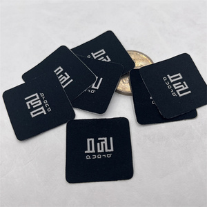 Etiquetas colgantes NFC de PVC impermeables con cordón para accesorios de ropa - Product Image 6
