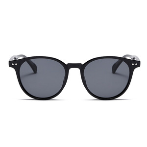 Lunettes <span class=keywords><strong>de</strong></span> soleil polarisées à la mode et personnalisées à cadre rond Design rétro européen et américain adapté au shopping pour hommes et femmes - Product Image 3