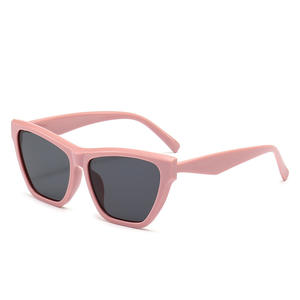 Fourniture de prix de gros Style européen rétro <span class=keywords><strong>Uv</strong></span> <span class=keywords><strong>400</strong></span> Logo personnalisé femmes mode cadre carré lunettes de soleil lunettes de soleil yeux de chat - Product Image 3