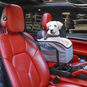 Asiento elevador de coche multifuncional para mascotas de Peppy Buddies, reposabrazos para perros pequeños, asiento elevador, consola central, cama para perros, Coche - Product Image 1