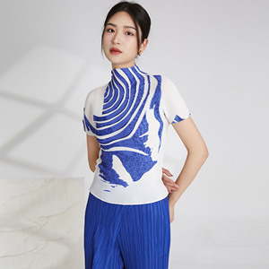 2025เสื้อฤดูร้อนล่าสุดสำหรับผู้หญิง Miyake เสื้ออัดพลีทเสื้อยืดคอเต่าเข้ารูปเสื้อยืดเข้าได้กับเสื้อเบลาส์และเสื้อเชิ้ตสำหรับผู้หญิง - Product Image 4