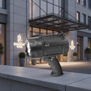 Projecteur USB C 4200 lumens IP67, résistant aux chutes de 1 m, 3 modes, verrouillage de sécurité, lumière LED à intensité variable pour les tâches extérieures, appareils USB mains libres - Product Image 1