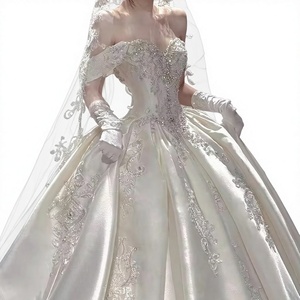 Robe de mariée ROYAL-BRIDE en satin blanc ivoire, dentelle, asymétrique, style baroque, ornée de cristaux et de broderies florales, traîne chapelle, sur mesure OEM/ODM - Product Image 1
