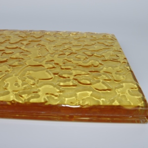 แผ่นกระจกตกแต่งสีเหลืองลายลายนูน สำหรับประตู หน้าต่าง และตกแต่งบ้าน - Product Image 3
