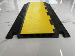 Protecteur de câble en caoutchouc 5 canaux, Bac à câbles en caoutchouc, Rampe de câble en plastique PU robuste - Product Image 5