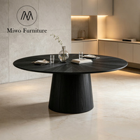 Modernes Luxuriöses Nordisches Ovales Esszimmer-Set mit Naturholzmöbeln und Massivholz-Streifen-Mitteltisch und Stühlen