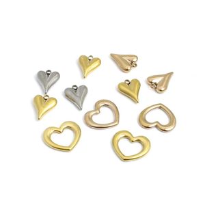 จี้รูปหัวใจสแตนเลสสตีลลายฉลุสีทอง/โรสโกลด์ สำหรับทำเครื่องประดับ DIY สำหรับผู้หญิง - Product Image 1