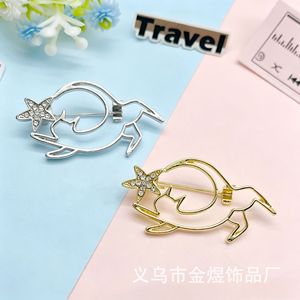 Golden Silver <b>Cat</b> Brooch Zinc Alloy Animal Shape Star Design Unisex <b>Gift</b> Jewelry - Product Image 1
