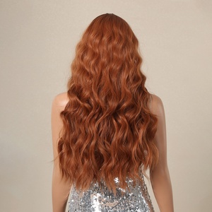 Perruque de cheveux ondulés bouclés longs synthétiques brun <span class=keywords><strong>rouge</strong></span> pour femmes perruque de vague naturelle auburn au gingembre <span class=keywords><strong>clair</strong></span> avec frange utilisation quotidienne résistante à la chaleur - Product Image 3