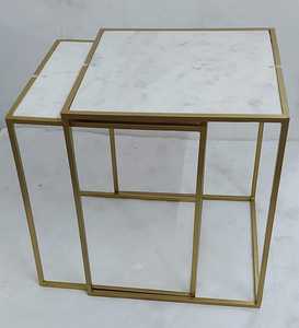 Super vente Table basse avec cadre en métal fini doré table basse faite à la main de style luxe à vendre - Product Image 2