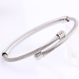 Bracelet Câble Ajustable Tendance en Acier 5mm pour Femme - Product Image 3
