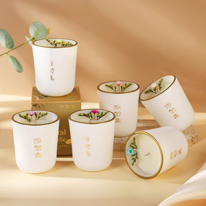 Velas Aromáticas <span class=keywords><strong>de</strong></span> Cera <span class=keywords><strong>de</strong></span> Soya Hechas a Mano con Diseño Artístico Moderno, Aromas Personalizables en Frasco <span class=keywords><strong>de</strong></span> Vidrio para Uso en Diwali - Product Image 1