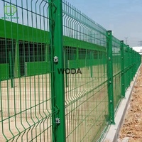 Panneau de clôture en treillis métallique soudé de confidentialité incurvé 3d vert enduit de PVC en fil galvanisé facilement assemblé