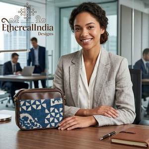 Bolso Bandolera Geométrico Índigo Hecho a Mano, Bolso Cruzado de Oficina, Bolso de Trabajo Pequeño Étnico para Mujer - Product Image 1