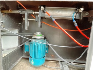 Macchina di perforazione di vetro verticale CNC a doppia testa trapano automatico macchina per la lavorazione del vetro di controllo PLC - Product Image 6