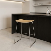Ensembles de meubles de restaurant, élégants tabourets de bar hauts pour usage commercial et domestique, surface imperméable pour bars et salles à manger, design avec repose-pieds