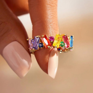 Anello con Design Geometrico Irregolare e Colorato per Donne - Product Image 5