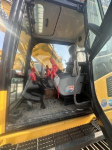 Pelleteuse sur chenilles Komatsu PC210 d'occasion Pelleteuse 21 tonnes Poids en ordre de marche Moteur en bon état Pompe à engrenages pour boîte de vitesses - Product Image 4