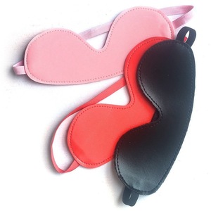 Menottes en cuir peluche avec bâillon, bandeau et fouet – Jouets sexuels BDSM, couleurs assorties, pour adultes romantiques - Product Image 3