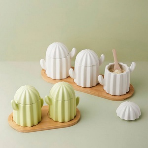 Nouvelle conception, écologique, durable, adorable, ensemble <span class=keywords><strong>de</strong></span> pots <span class=keywords><strong>de</strong></span> rangement en céramique en forme <span class=keywords><strong>de</strong></span> <span class=keywords><strong>cactus</strong></span>, lot <span class=keywords><strong>de</strong></span> 2 ou 3 avec couvercle et cuillère en bois pour la cuisine - Product Image 1