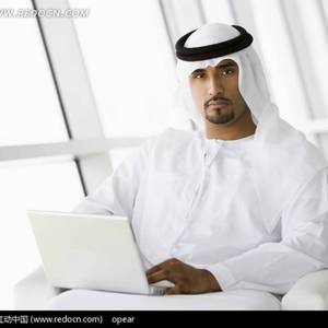 Soft Fabric Anti-Static Breathable Round-Neck Robe Three-Piece Set Arab Men's Daily Clothing - Product Image 1