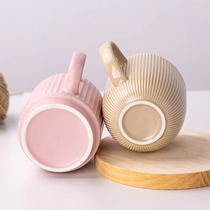 แก้วเซรามิกลายทางสีพื้น ดีไซน์เรียบง่าย สำหรับดื่มกาแฟ ของขวัญทางธุรกิจ แก้วเดี่ยว - Product Image 2