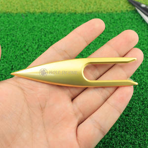 Herramienta de Reparación de Green de Golf con Forma de Pez Creativa, Herramienta Premium de Metal para Reparar Green con Limpiador de Ranuras de Palo para Golfistas, Multifuncional - Product Image 4