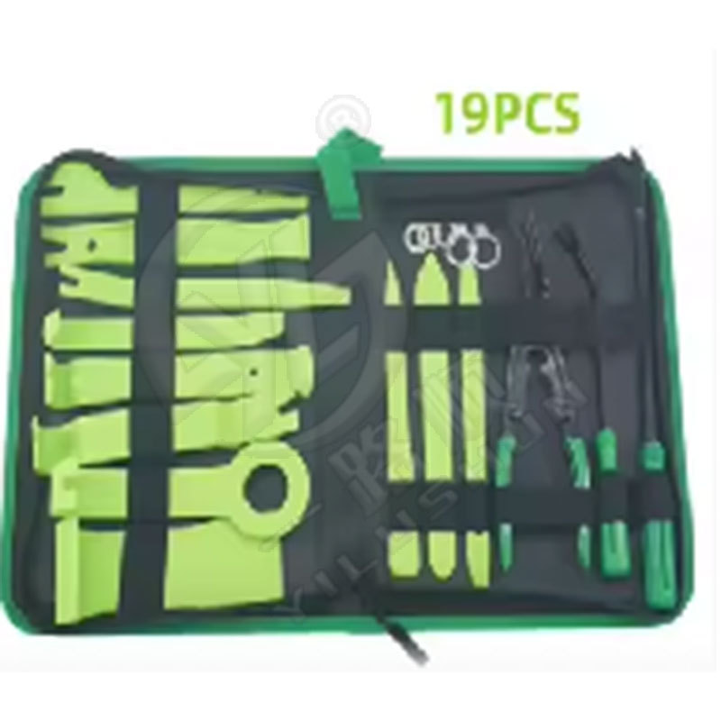 Trousse à outils verte 19 pièces PP