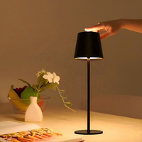 Lampe de table LED 3 CCT à pied haut, design moderne et minimaliste, télécommande, rechargeable, interrupteur tactile pour restaurant, hôtel, usage domestique