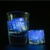 Glaçons lumineux Cube de glace led multicolore pour boissons avec lumières changeantes Cube de glace clignotant lumineux réutilisable