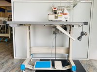 Machine à coudre surjeteuse Siruba 757 à cinq fils, moteur à entraînement direct, économie d'énergie, pour tissus lourds, couture des bords des vêtements
