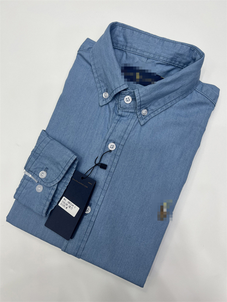 H831 bleu clair avec cheval coloré