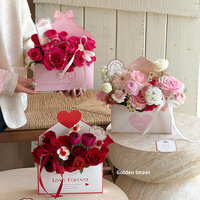 Boîte à fleurs pour la Saint-Valentin Evergreenwrap, boîte à fleurs DIY, arrangement floral, lettre d'amour, boîte cadeau à fleurs à tenir en main