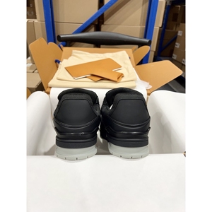 Chaussures de sport rétro de style skateboard décontractées et luxueuses pour hommes et femmes, chaussures de créateur de haute qualité avec semelle intérieure en PU pour la marche au printemps - Product Image 3