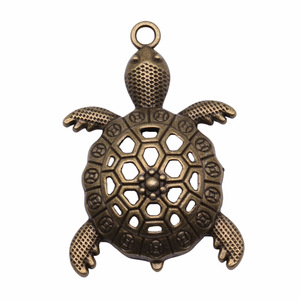 Colgante <span class=keywords><strong>de</strong></span> Tortuga Marina Hueca <span class=keywords><strong>de</strong></span> 55x37mm, <span class=keywords><strong>de</strong></span> Aleación <span class=keywords><strong>de</strong></span> Zinc con Acabado Plata Antigua, para Decoración <span class=keywords><strong>de</strong></span> Ramos <span class=keywords><strong>de</strong></span> Boda en la Playa - Product Image 5