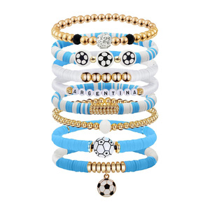 Meilleures ventes transfrontalières : Ensemble de bracelets faits main en pâte polymère souple avec pendentifs football et perles lettres, pour thèmes d'équipes et tourisme - Product Image 1