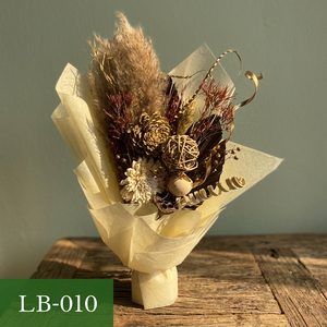 Mini Ramo de Flores Secas, Flor de Paja para Solapa, Realista y Duradero, Decoración para Solapa de Boda - Product Image 1