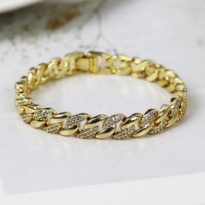 Vente en gros de bracelets en laiton pour femmes, accessoires de chaîne vintage plaqués or 18 carats de haute qualité avec CZ charmants - Product Image 3