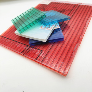 Plaque alvéolaire multicouche en <span class=keywords><strong>polycarbonate</strong></span> anti-UV pour toiture, abri, panneau plastique, lanterneau, matériau <span class=keywords><strong>de</strong></span> couverture pour serre - Product Image 6