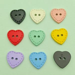 Botones Decorativos de Corazón de Durazno con Puntos de Colores para Abrigo de Mujer, Cárdigan Tejido, Hebilla Decorativa Cosida a Mano para DIY - Product Image 2