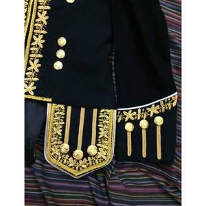Esta es una Chaqueta Doble de Piqué Negra para <span class=keywords><strong>Piper</strong></span> o Baterista con Bordado a Mano de Hilo Dorado y Trenzado - Product Image 6