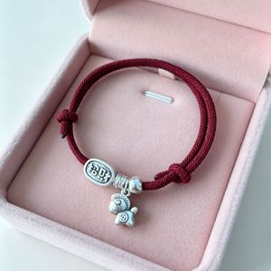 Pulsera de Hilo Rojo con Dije de Caballo en Plata de Ley 999, Joyería para Uso Diario de Mujer - Product Image 1